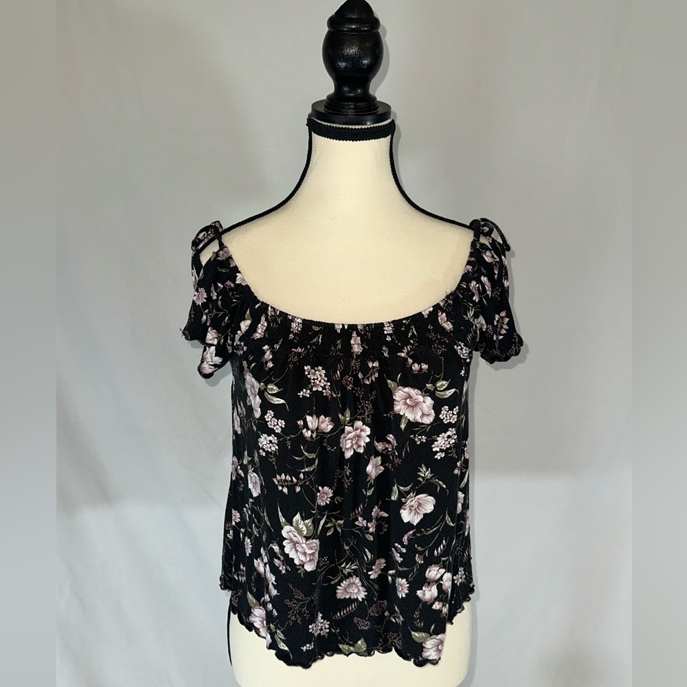 American Eagle • Tie Shoulder Floral Soft & Sexy Top with Flutter Sleeves Sz S